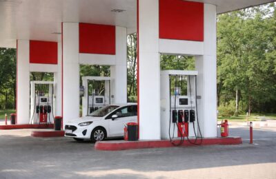 Motorina a atins un nou record de 10,48 lei pe litru după scumpiri succesive