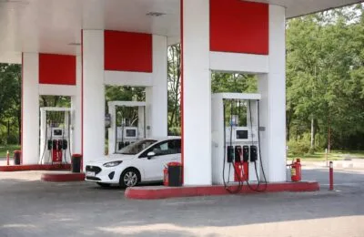 Motorina a atins un nou record de 10,48 lei pe litru după scumpiri succesive