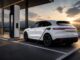 Noul Porsche Cayenne Turbo EV stabilește recorduri de accelerație și aderență pentru SUV-uri