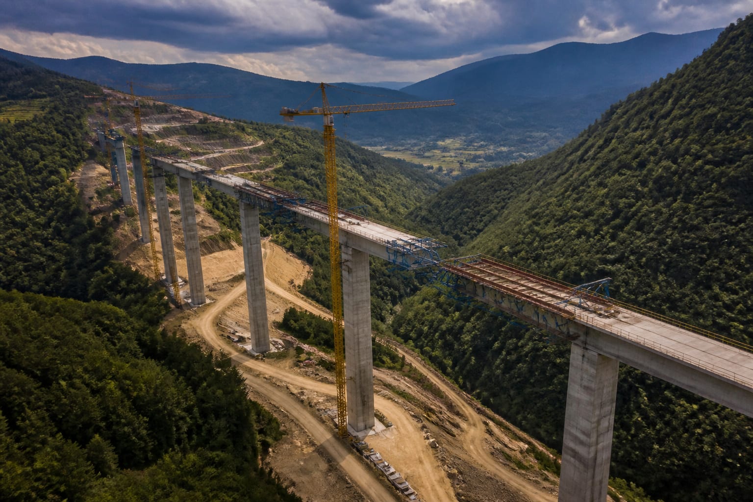 Progres de 13% pe secțiunea montană Boița-Cornetu a autostrăzii A1 Sibiu-Pitești