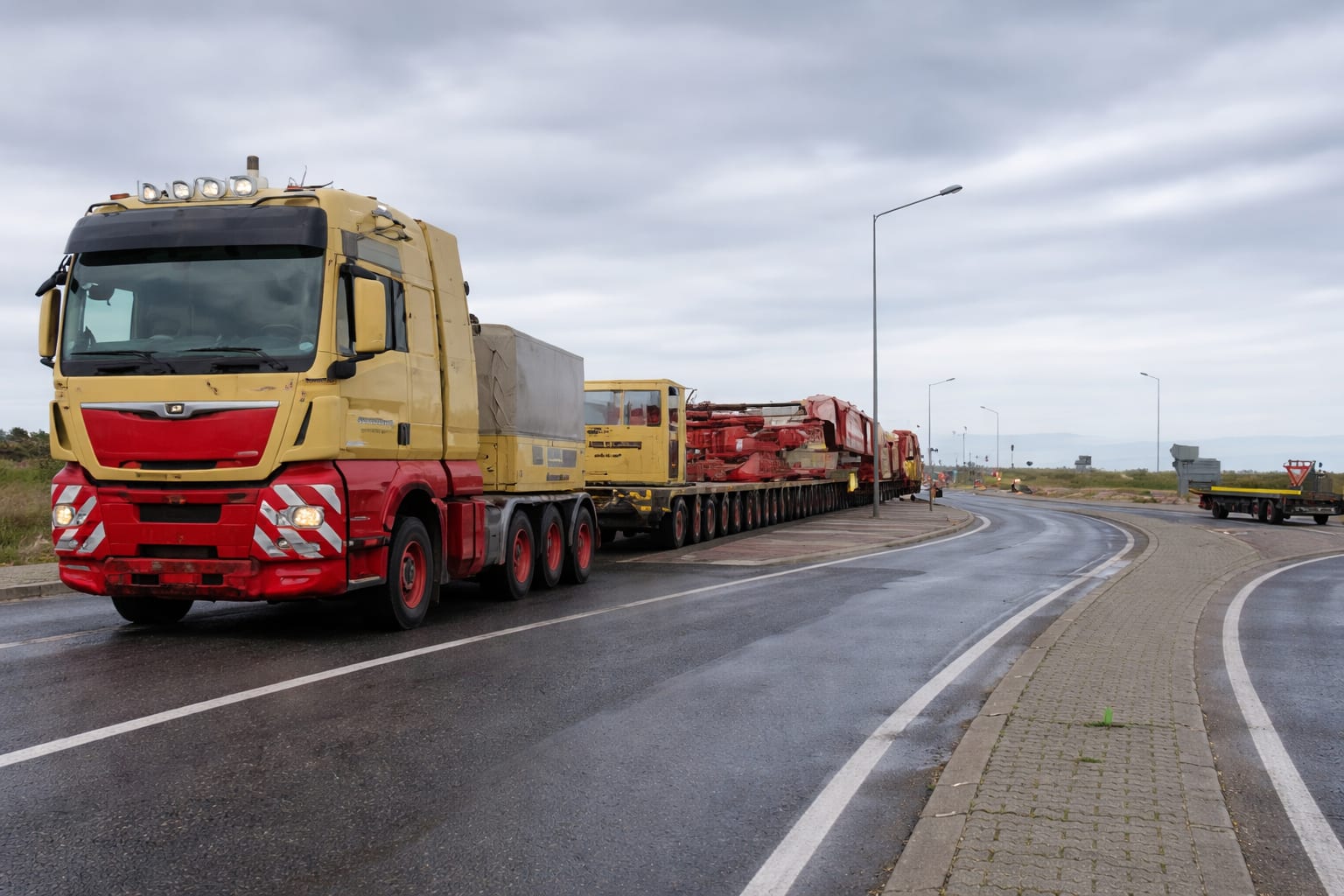 19 transporturi agabaritice cu mase de până la 158 de tone intră pe șoselele din România