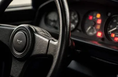 Amenzi de peste 1000 de lei și permis suspendat pentru șoferii care abuzează de claxon și flash-uri