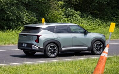 Noul Kia EV3 atacă segmentul SUV-urilor electrice accesibile cu o autonomie de 516 km