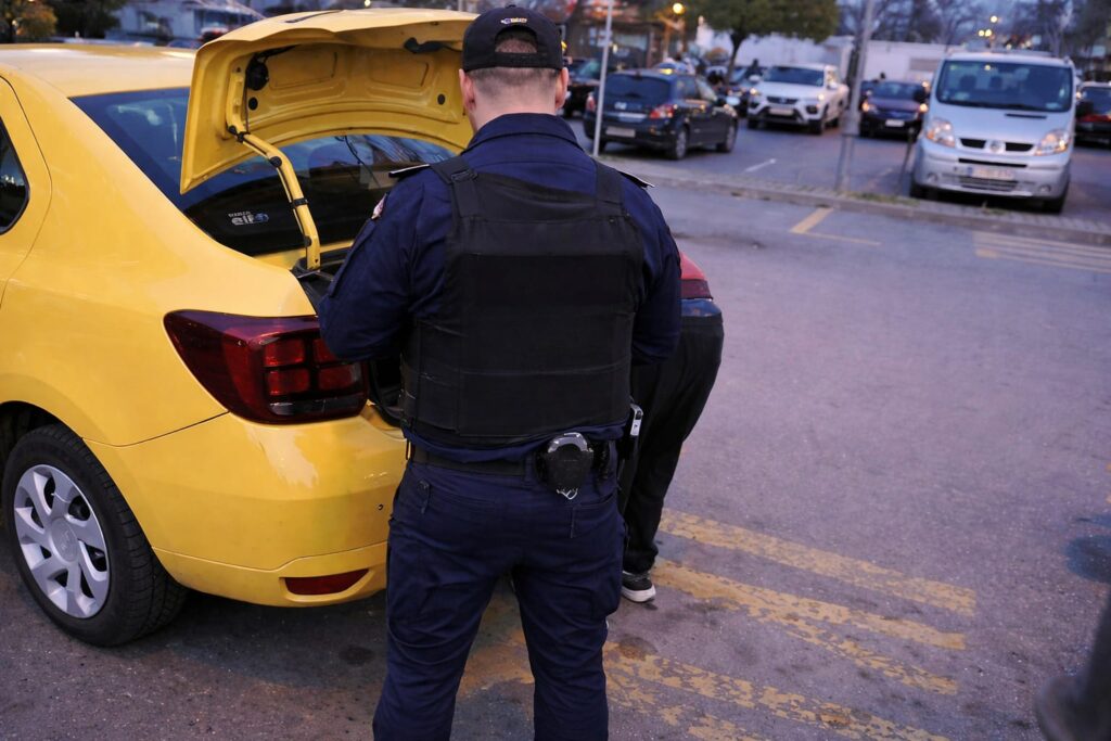 O nouă lege suspendă permisul de conducere pentru fiecare 50 de lei din amenzile neachitate