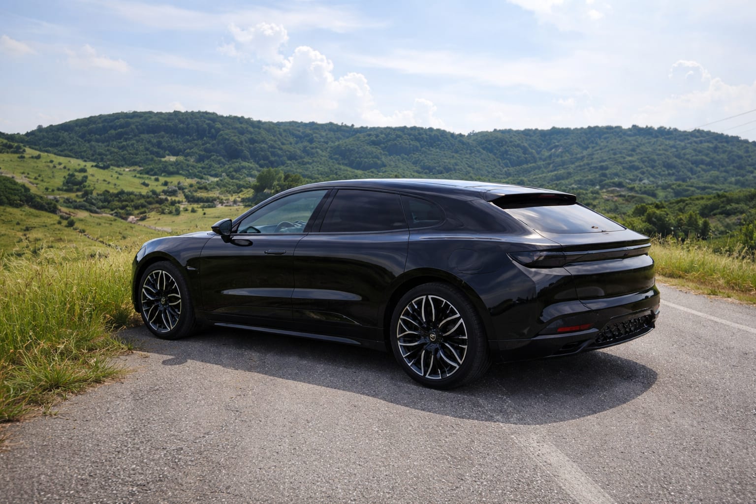 Zeekr 001 se lansează în România și atacă direct segmentul premium electric