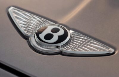 Bentley renunță la obiectivul electric din 2030 și păstrează modelele plug-in hybrid