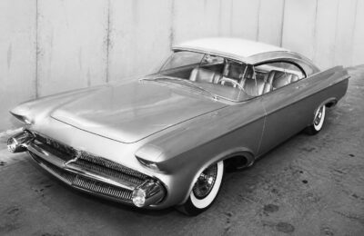 Un concept Chrysler cu lunetă retractabilă zace în Atlantic după naufragiul din 1956