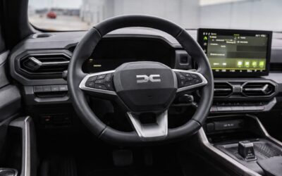 Dacia introduce motorizarea tribridă de 150 CP cu tracțiune 4×4 și autonomie de 1.500 km