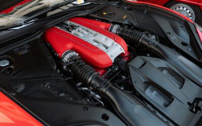 Jaguar 5.3L și Lincoln Zephyr intră între cele mai slabe V12-uri în selecția SlashGear, Ferrari F140 și Mercedes M120 între cele mai bune