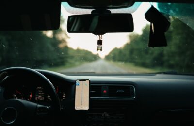 Aplicația asigurătorului ar putea evalua condusul de pe telefon și influența tariful poliței
