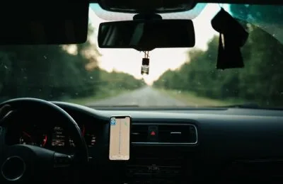 Aplicația asigurătorului ar putea evalua condusul de pe telefon și influența tariful poliței