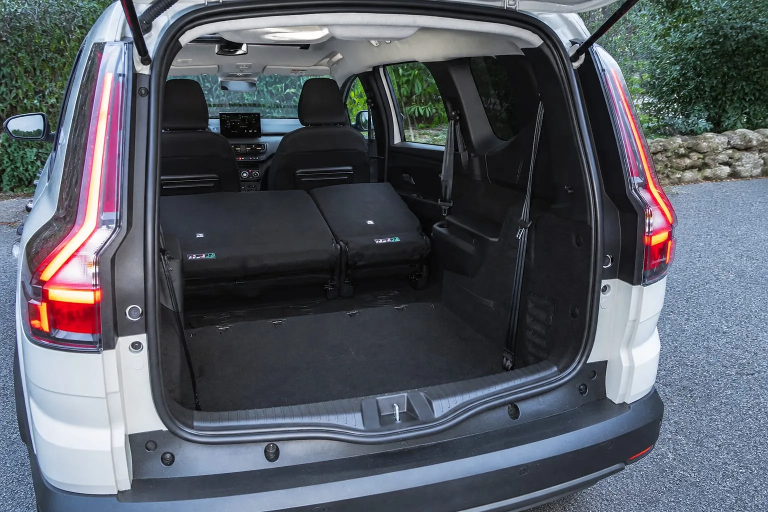 Portbagaj spațios Dacia Jogger