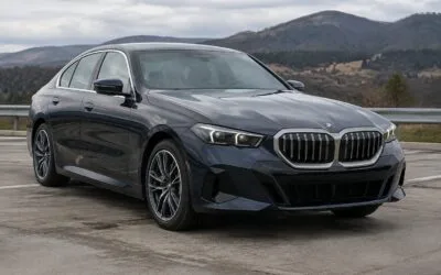 BMW 540i xDrive din 2024 la cumpărare. Ce consum și dotări oferă sedanul cu preț de bază de 65.895 de dolari