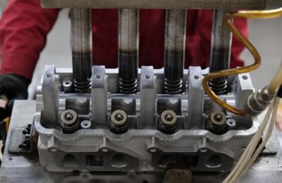 Chiulasele din aluminiu pot aduce mai mulți cai-putere, dar câștigul nu vine din material