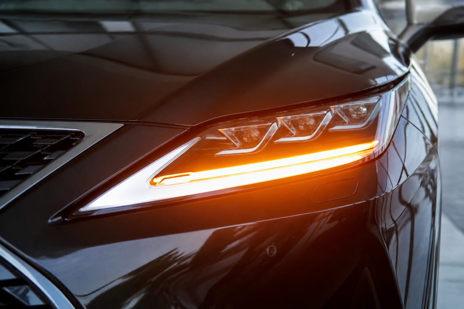 Farul unui Lexus second-hand