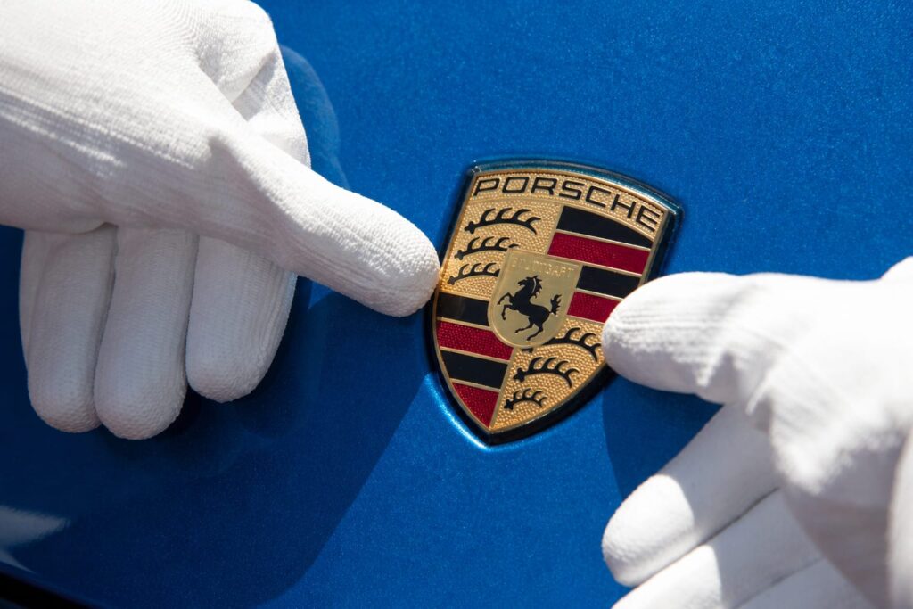 Porsche arată Mission S, hypercarul care îi va urma lui 918 Spyder